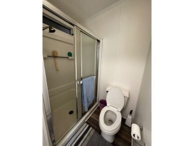 MOTIVATED SELLER** 2020 ROOF **GOLF CART INCLUDED**   Step into on Schalamar Creek Golf and Country Club in Florida - for sale on GolfHomes.com, golf home, golf lot