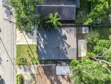 One or more photo(s) has been virtually stagedpletely remodeled on Country Club of Orlando in Florida - for sale on GolfHomes.com, golf home, golf lot