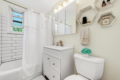 Discover this stunning, sun-filled upper one bedroom corner unit on Douglaston Park Golf Course in New York - for sale on GolfHomes.com, golf home, golf lot