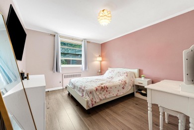 Discover this stunning, sun-filled upper one bedroom corner unit on Douglaston Park Golf Course in New York - for sale on GolfHomes.com, golf home, golf lot