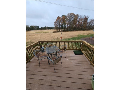 WELCOME HOME! This beautiful, well-kept condo overlooking the on Greenbrier Country Club in Virginia - for sale on GolfHomes.com, golf home, golf lot