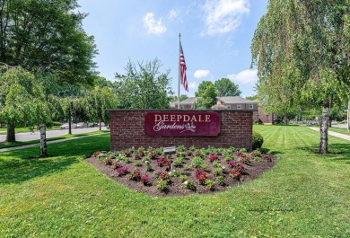 Discover this stunning, sun-filled upper one bedroom corner unit on Douglaston Park Golf Course in New York - for sale on GolfHomes.com, golf home, golf lot