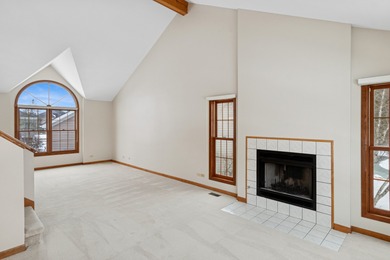 COME LIVE THE GOOD LIFE in this gorgeous Stonebridge on Stonebridge Country Club in Illinois - for sale on GolfHomes.com, golf home, golf lot