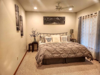 MAKE AN OFFER - MOTIVATED SELLER! Here's your chance to own a on Lake Carroll Golf Course in Illinois - for sale on GolfHomes.com, golf home, golf lot