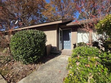 Welcome to this beautifully updated and fully furnished on DeSoto Golf Course in Arkansas - for sale on GolfHomes.com, golf home, golf lot