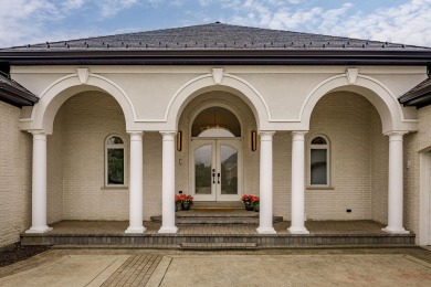 Elegant Living in a Private Golf Course Community    Nestled in on Ruffled Feathers Golf Club in Illinois - for sale on GolfHomes.com, golf home, golf lot