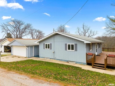 Welcome to this move-in ready 3-bedroom, 2-bath home with on Lake Calhoun Golf Course in Illinois - for sale on GolfHomes.com, golf home, golf lot