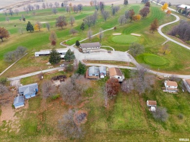 Welcome to this move-in ready 3-bedroom, 2-bath home with on Lake Calhoun Golf Course in Illinois - for sale on GolfHomes.com, golf home, golf lot