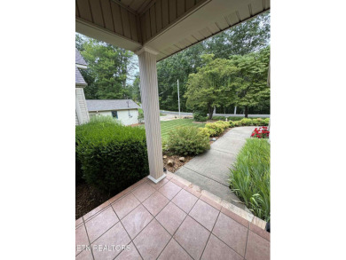 Beautiful 3 bedroom, 2 bath home in the sought-after Fairfield on Druid Hills Golf Club in Tennessee - for sale on GolfHomes.com, golf home, golf lot