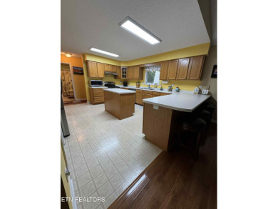 Beautiful 3 bedroom, 2 bath home in the sought-after Fairfield on Druid Hills Golf Club in Tennessee - for sale on GolfHomes.com, golf home, golf lot
