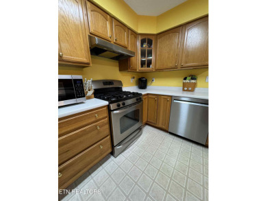 Beautiful 3 bedroom, 2 bath home in the sought-after Fairfield on Druid Hills Golf Club in Tennessee - for sale on GolfHomes.com, golf home, golf lot