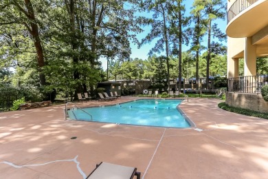 Updated 3 bedroom/3 bath condo in desirable  Fairway Towers. 24 on Chickasaw Country Club in Tennessee - for sale on GolfHomes.com, golf home, golf lot