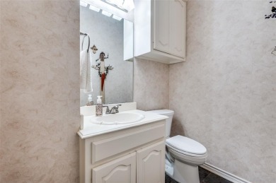 Living is easy in this wonderful one-story home in desirable on Oakmont Country Club in Texas - for sale on GolfHomes.com, golf home, golf lot