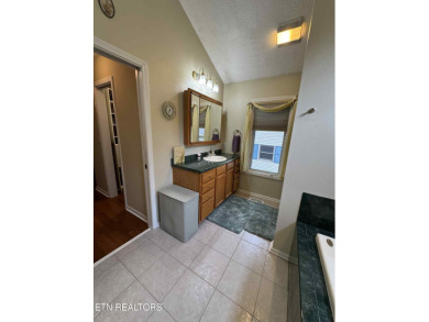 Beautiful 3 bedroom, 2 bath home in the sought-after Fairfield on Druid Hills Golf Club in Tennessee - for sale on GolfHomes.com, golf home, golf lot