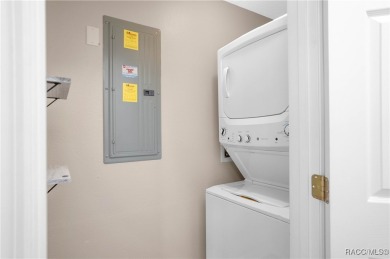 Beautifully remodeled 3-bedroom, 2-bath, 2-story end unit on LakeSide Country Club in Florida - for sale on GolfHomes.com, golf home, golf lot