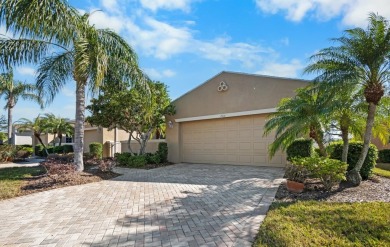 Well-maintained 2/2/2 home offering both GOLF COURSE and a on Scepter Golf Club in Florida - for sale on GolfHomes.com, golf home, golf lot