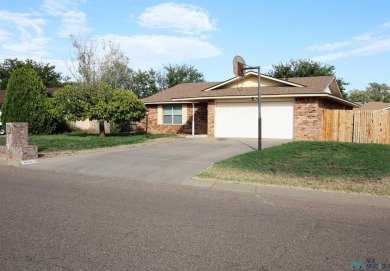 This 3-bedroom, 2-bathroom home, just a mile from Colonial Park on Chaparral Country Club in New Mexico - for sale on GolfHomes.com, golf home, golf lot