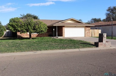 This 3-bedroom, 2-bathroom home, just a mile from Colonial Park on Chaparral Country Club in New Mexico - for sale on GolfHomes.com, golf home, golf lot