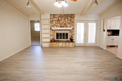 This 3-bedroom, 2-bathroom home, just a mile from Colonial Park on Chaparral Country Club in New Mexico - for sale on GolfHomes.com, golf home, golf lot