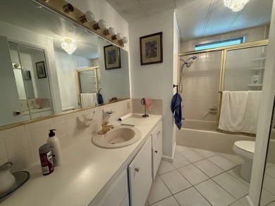Looking for your dream home plus a golf cart plus a big price on Rolling Greens Executive Golf Community in Florida - for sale on GolfHomes.com, golf home, golf lot