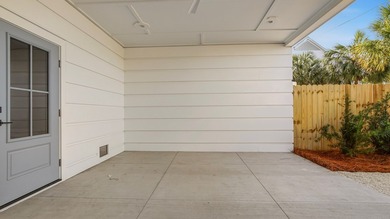 PRICE REDUCED, BUILDER CLOSEOUT! Gorgeous 4 bed/3.5 bath new on  in Florida - for sale on GolfHomes.com, golf home, golf lot