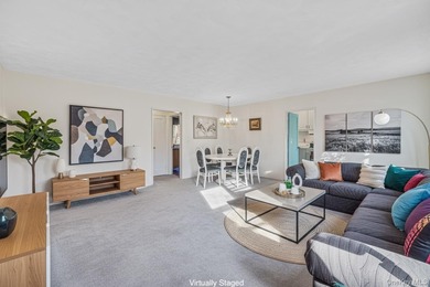 Prime location in Clearview Gardens! This 5-room lower unit, the on Clearview Park Golf Course in New York - for sale on GolfHomes.com, golf home, golf lot