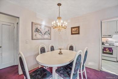 Prime location in Clearview Gardens! This 5-room lower unit, the on Clearview Park Golf Course in New York - for sale on GolfHomes.com, golf home, golf lot