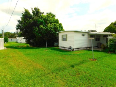 Although this is a charming 2-Bedroom, 1.5-Bath Single Wide in on Betmar Acres Golf Club in Florida - for sale on GolfHomes.com, golf home, golf lot