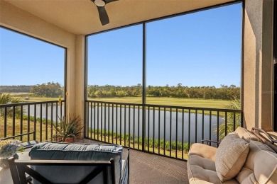 Under contract-accepting backup offers. Your front-row seat in on Lakewood National Golf Club in Florida - for sale on GolfHomes.com, golf home, golf lot