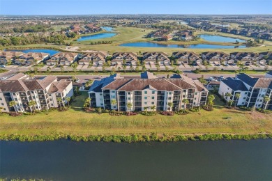 Under contract-accepting backup offers. Your front-row seat in on Lakewood National Golf Club in Florida - for sale on GolfHomes.com, golf home, golf lot