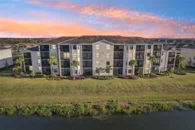 Under contract-accepting backup offers. Your front-row seat in on Lakewood National Golf Club in Florida - for sale on GolfHomes.com, golf home, golf lot