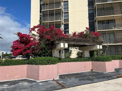 Spacious 2-bed, 2-bath condo in the heart of Aventura, offering on Turnberry Isle Resort and Club in Florida - for sale on GolfHomes.com, golf home, golf lot