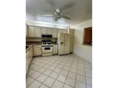 Much sought after PHASE 6 BEAUTIFULLY MAINTAINED LARGE 2BR/2BA! on Hollybrook Golf and Tennis Club  in Florida - for sale on GolfHomes.com, golf home, golf lot