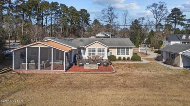 Beautifully detailed Trent Woods ranch on The New Bern Golf and on New Bern Golf and Country Club in North Carolina - for sale on GolfHomes.com, golf home, golf lot