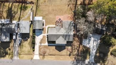 Beautifully detailed Trent Woods ranch on The New Bern Golf and on New Bern Golf and Country Club in North Carolina - for sale on GolfHomes.com, golf home, golf lot