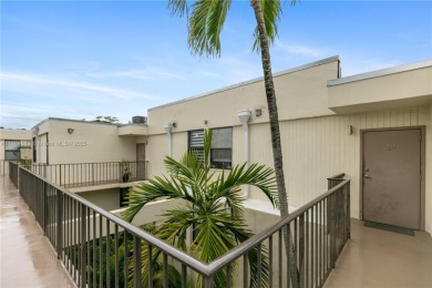 PRIME LOCATION in the heart of Aventura! GORGEOUS 3BED/2BATH on Turnberry Isle Resort and Club in Florida - for sale on GolfHomes.com, golf home, golf lot