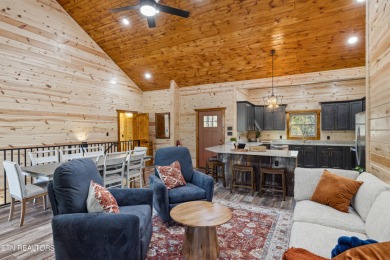 Newly constructed cabin in the Cobbly Nob community just outside on Bent Creek Golf Course in Tennessee - for sale on GolfHomes.com, golf home, golf lot