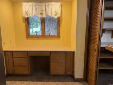 INDIAN HILLS GOLF COURSE BEAUTY!!  Step into the entryway & be on Indian Hills Country Club in Arkansas - for sale on GolfHomes.com, golf home, golf lot