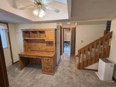 INDIAN HILLS GOLF COURSE BEAUTY!!  Step into the entryway & be on Indian Hills Country Club in Arkansas - for sale on GolfHomes.com, golf home, golf lot