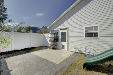 Charming 2 bedroom, 2 bath home located in Colonial Charters - on Palmetto Greens Golf and Country Club in South Carolina - for sale on GolfHomes.com, golf home, golf lot