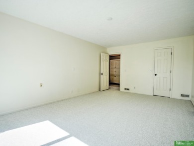 Dawn Grimshaw, M: , dgrimshaw,   - Beautiful condo in the gated on Oak Hills Country Club in Nebraska - for sale on GolfHomes.com, golf home, golf lot