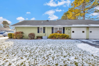 The Hampton model in Leisure Village of Ridge offers 1,400+ sq on Leisure Village Golf Course in New York - for sale on GolfHomes.com, golf home, golf lot