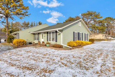 The Hampton model in Leisure Village of Ridge offers 1,400+ sq on Leisure Village Golf Course in New York - for sale on GolfHomes.com, golf home, golf lot