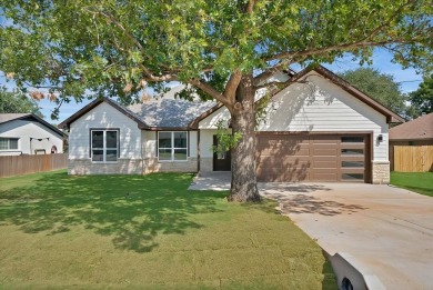 Beautiful new construction with 3 bedrooms, 3 full bathrooms on The Club At Runaway Bay in Texas - for sale on GolfHomes.com, golf home, golf lot