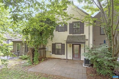 Light filled 2 bedroom 2 story townhome.  2 Bedrooms  1.5 baths on Meadowcreek Golf Course in Virginia - for sale on GolfHomes.com, golf home, golf lot