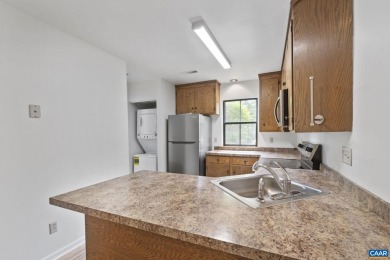 Light filled 2 bedroom 2 story townhome.  2 Bedrooms  1.5 baths on Meadowcreek Golf Course in Virginia - for sale on GolfHomes.com, golf home, golf lot