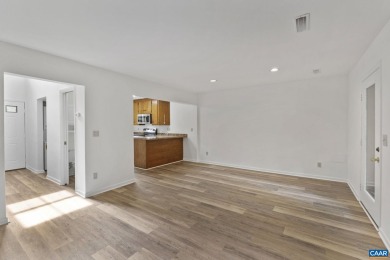 Light filled 2 bedroom 2 story townhome.  2 Bedrooms  1.5 baths on Meadowcreek Golf Course in Virginia - for sale on GolfHomes.com, golf home, golf lot