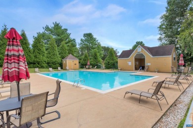 Light filled 2 bedroom 2 story townhome.  2 Bedrooms  1.5 baths on Meadowcreek Golf Course in Virginia - for sale on GolfHomes.com, golf home, golf lot