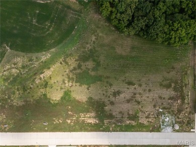 Large residential building lots situated on Legacy Drive in on The Ridge Golf Course in Illinois - for sale on GolfHomes.com, golf home, golf lot