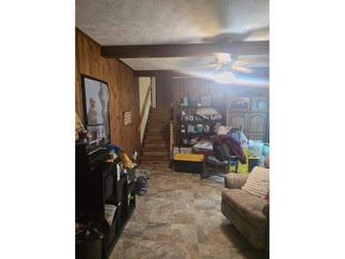 Great investment opportunity. Needs TLC but this home has tons on Midland Valley Country Club in South Carolina - for sale on GolfHomes.com, golf home, golf lot